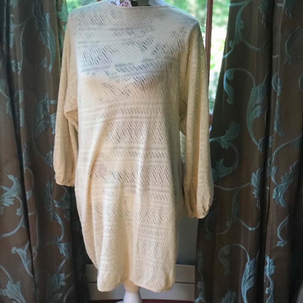 Patterned beige dress